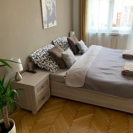 Anenska By Charles Bridge 2 Apartment Prague Exterior photo