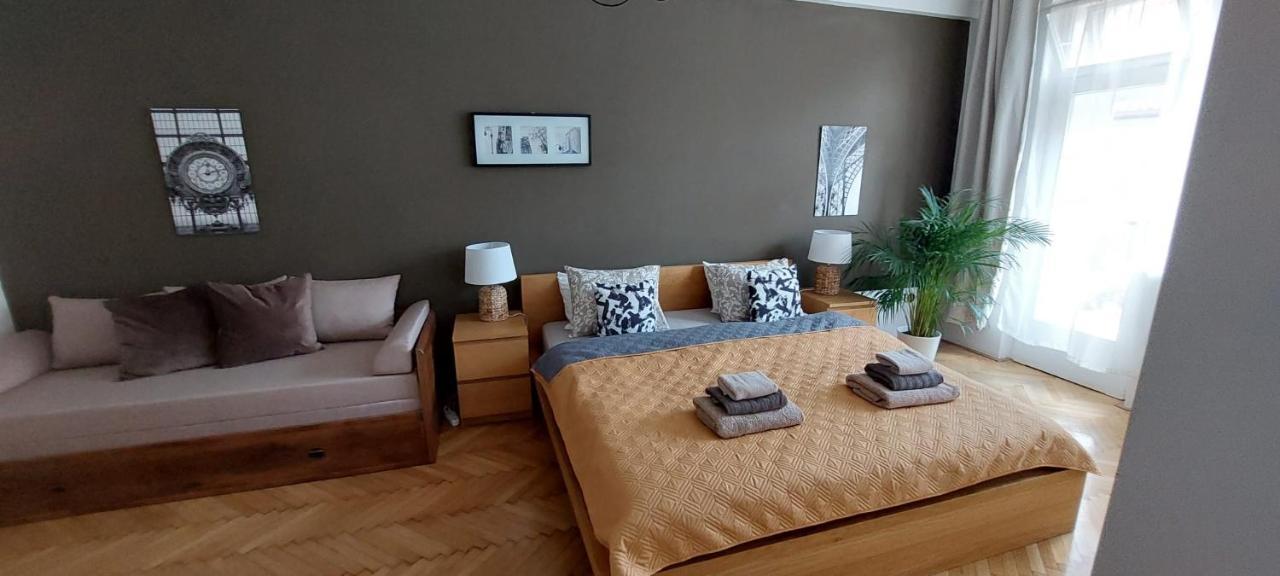 Anenska By Charles Bridge 2 Apartment Prague Exterior photo