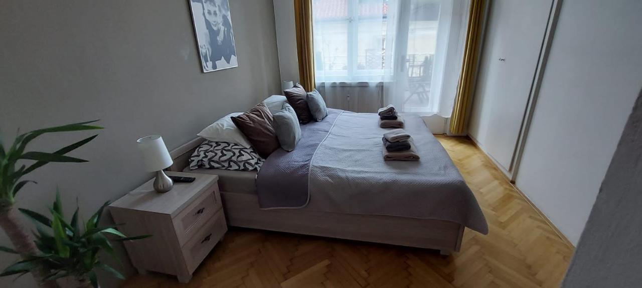 Anenska By Charles Bridge 2 Apartment Prague Exterior photo